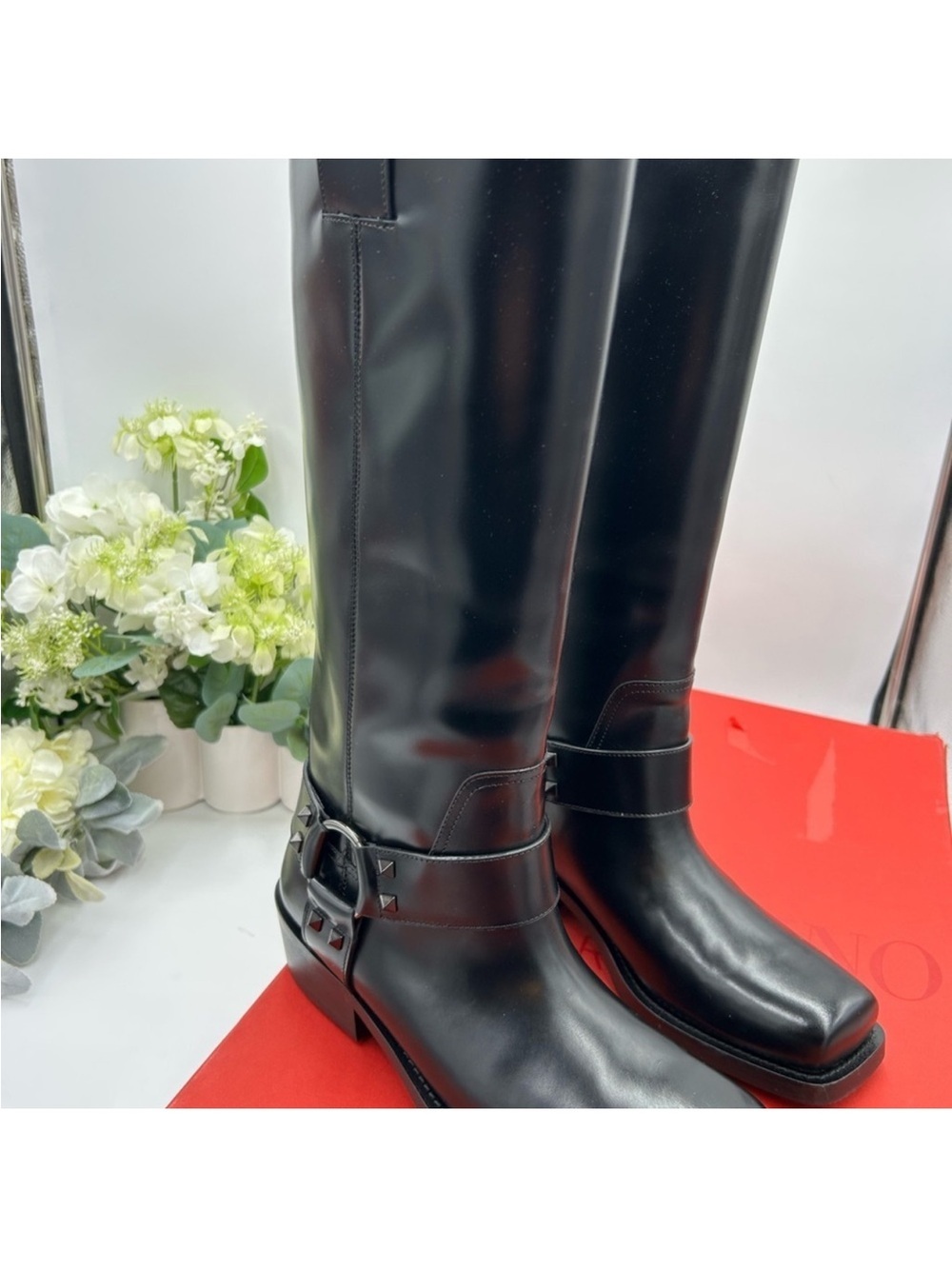 Women’s Valentino GARAVANI rock stud riding boots size 39.5 made in Italy